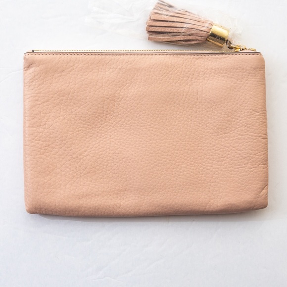 G.I.L.I. Peach fuzz color pebble grain leather monogram pouch bag with letter D - Picture 6 of 13